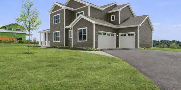 Image 2: With 3-Car Garage