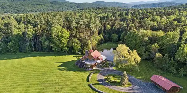 105 Lower Moulton Lane
