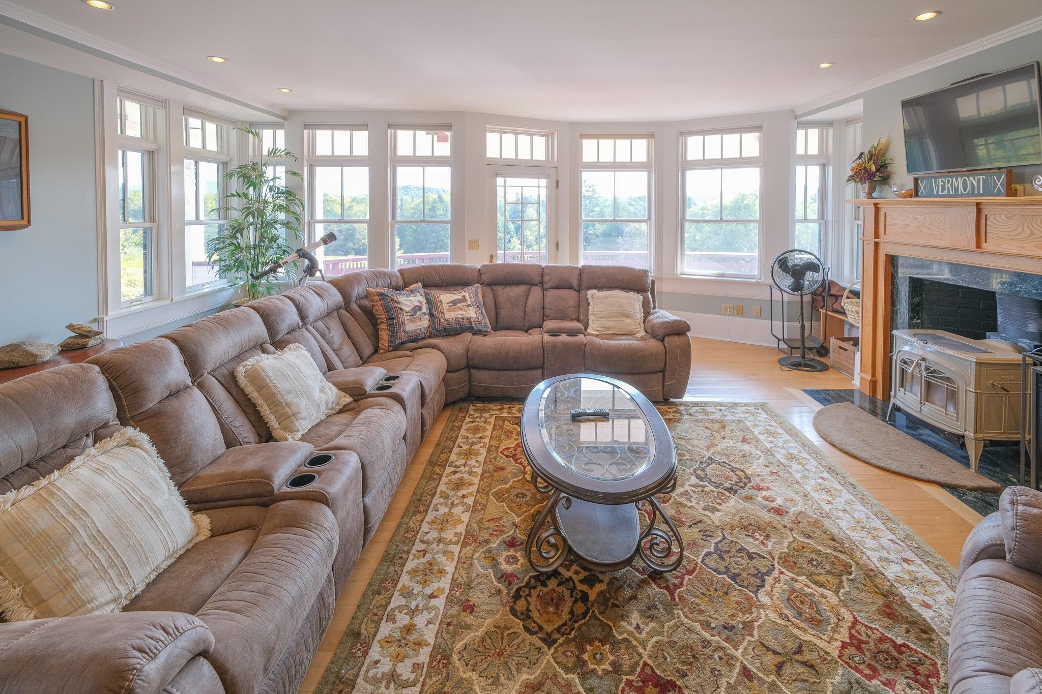 Image 3: Lots of natural light Image 3: Lots of natural light