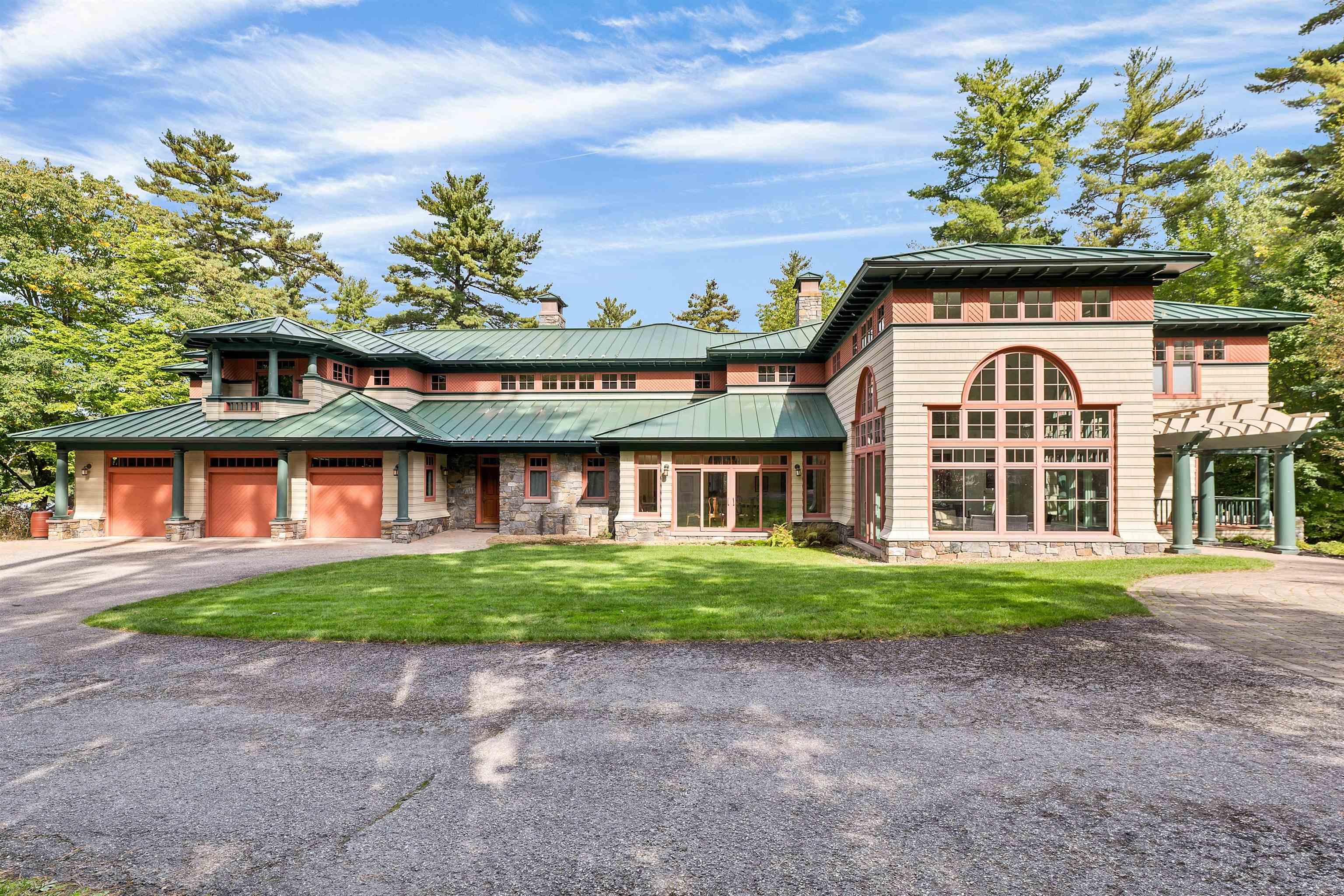 Image 2: Circular Driveway