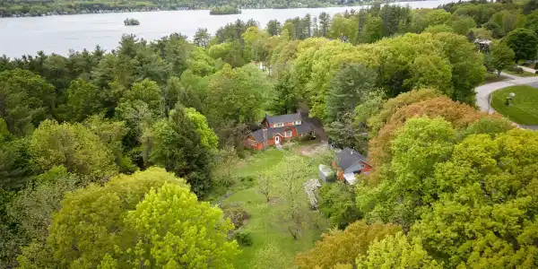 43 White Oaks Road