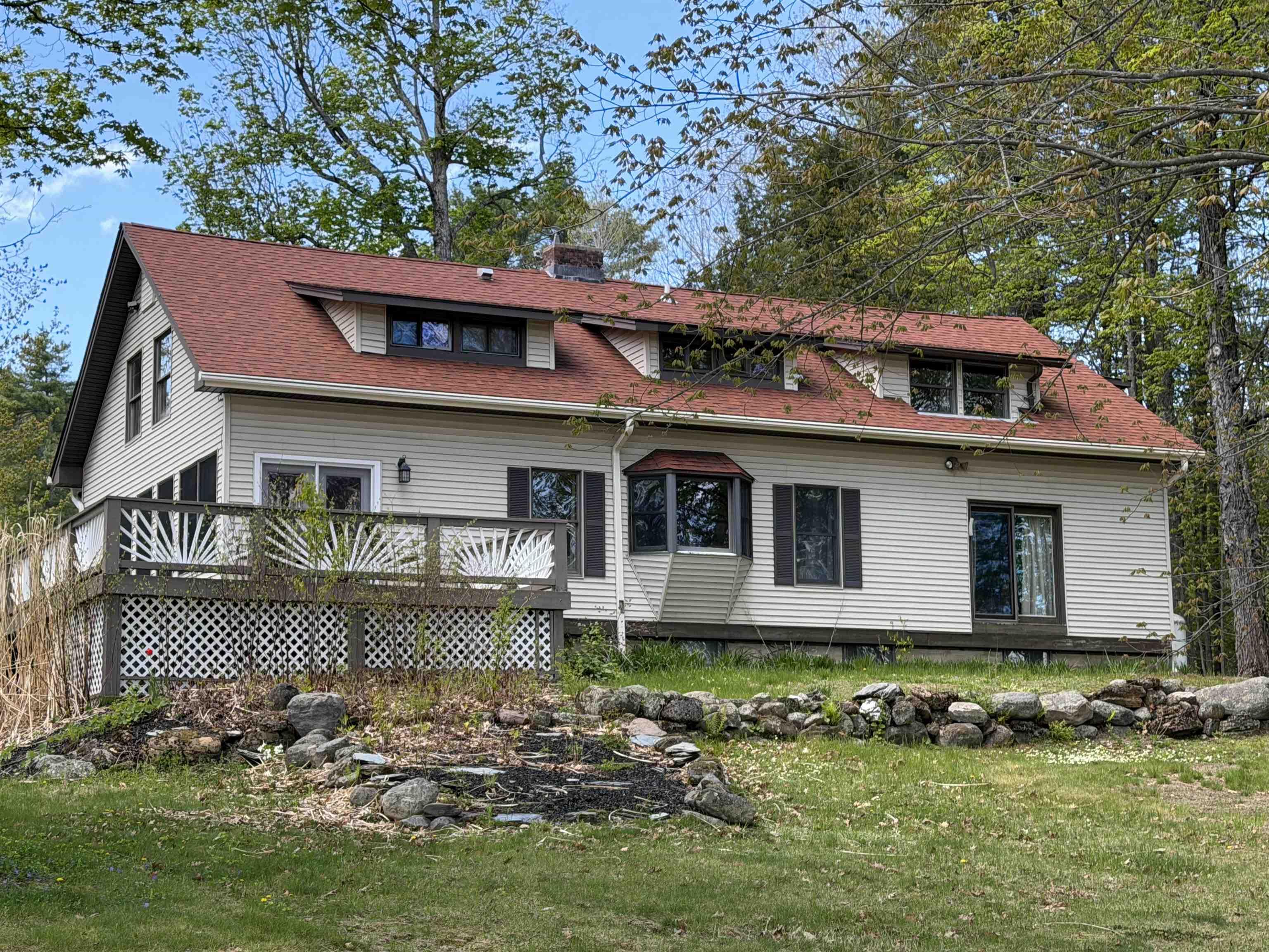 Image 2: Closeup front of house Image 2: Closeup front of house