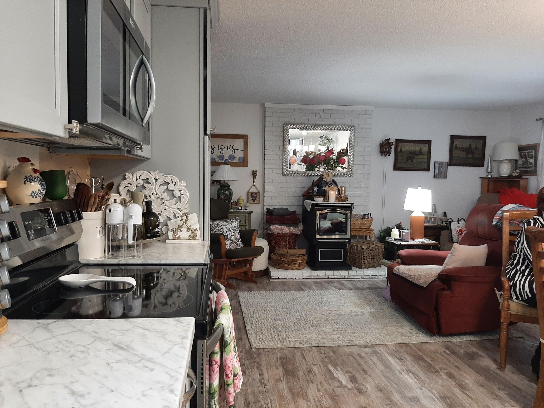 Image 3: spacious welcoming kitchen Image 3: spacious welcoming kitchen