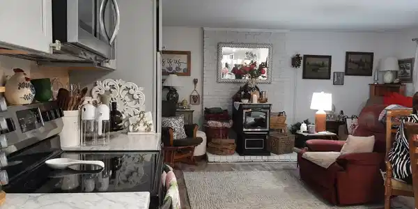 Image 3: spacious welcoming kitchen
