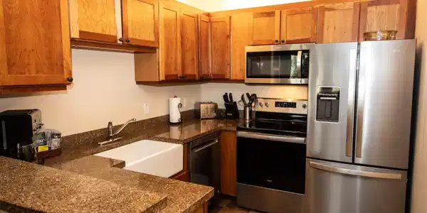 Image 3: Fully equiped kitchen
