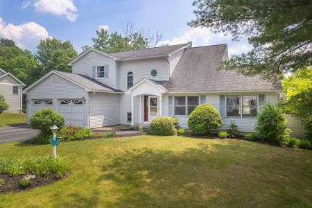 6 Moon Brook Drive