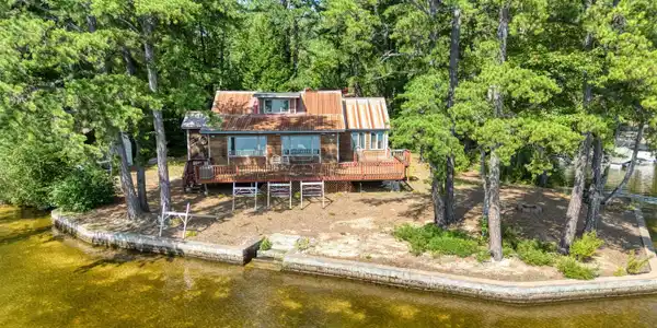 148 Leavitt Road
