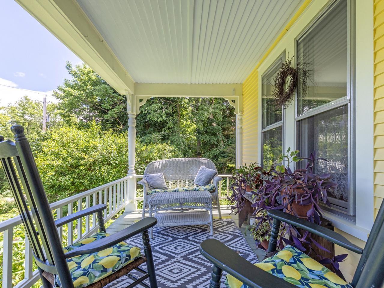 Image 3: Inviting covered front porch Image 3: Inviting covered front porch