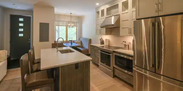 Image 3: Kitchen