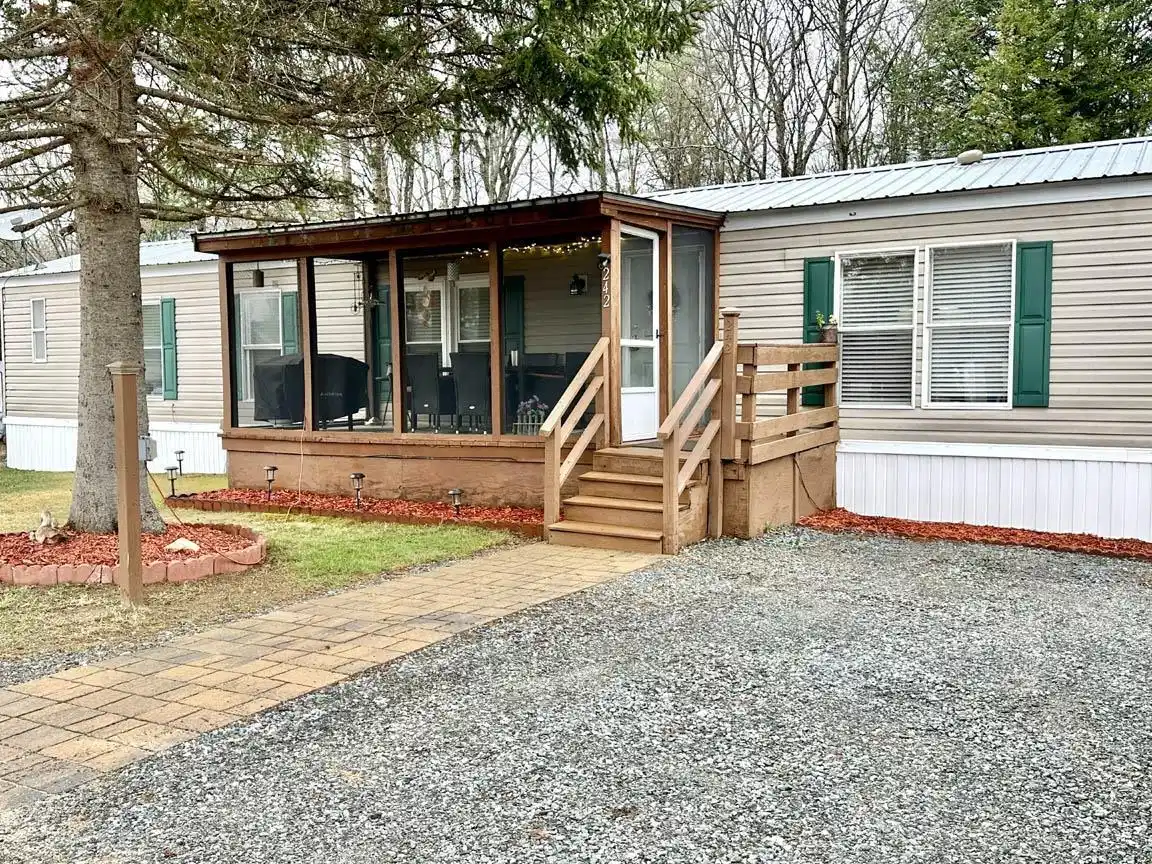 Image 1: Front of house