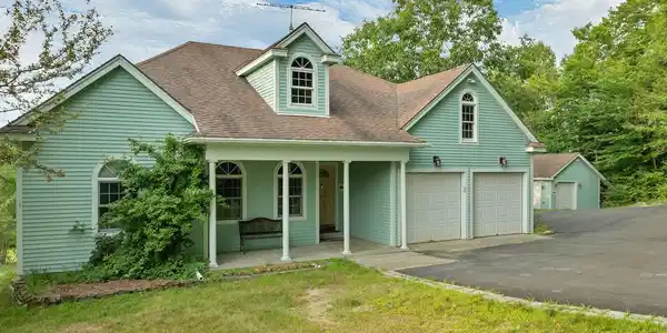 109 Ledgeside Lane