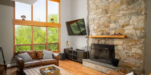 Image 2: Amazing Mountain Views