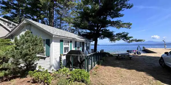 Image 2: WATERFRONT COTTAGE Image 2: WATERFRONT COTTAGE