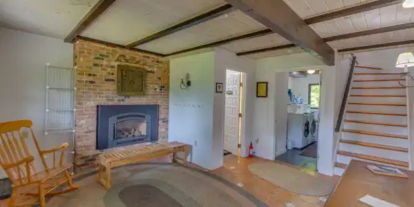 Image 3: Warming entrance