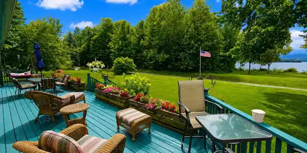 Image 2: Large Deck