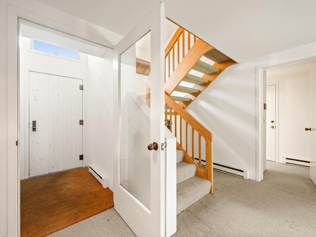 Image 2: Entry with mudroom Image 2: Entry with mudroom