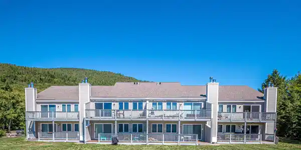 Image 3: The Focus of the Condo Faces the View Image 3: The Focus of the Condo Faces the View