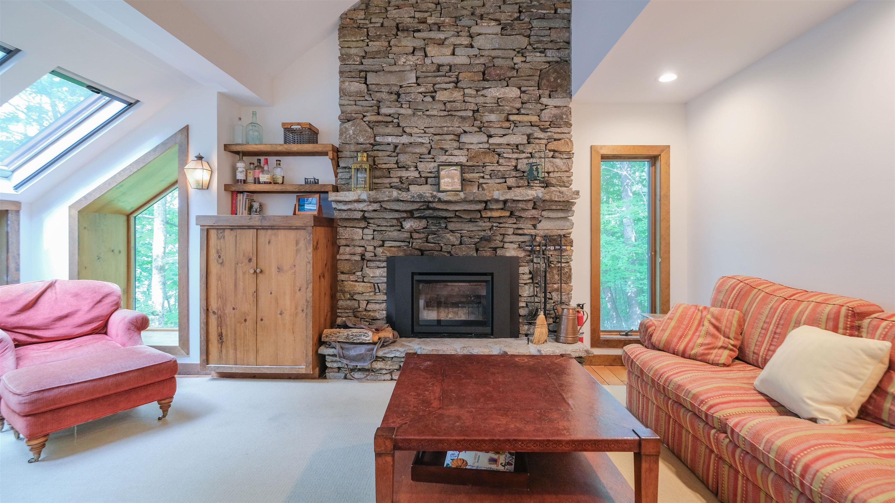 Image 4: Wood burning fireplace Image 4: Wood burning fireplace