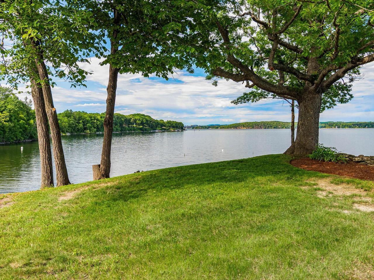 Image 3: Views Into Burlington