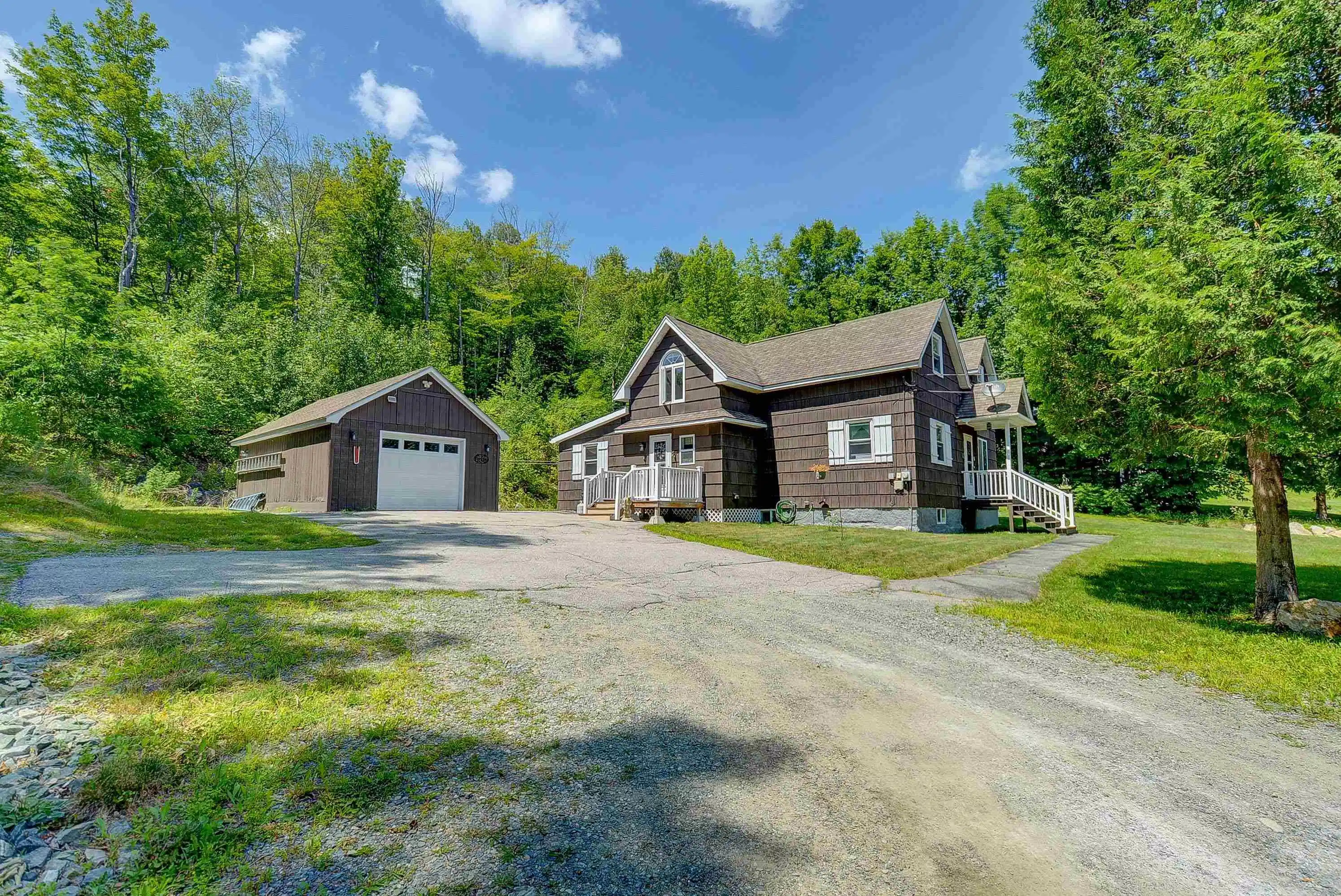 Image 1: Welcome to 99 Wentworth Avenue.