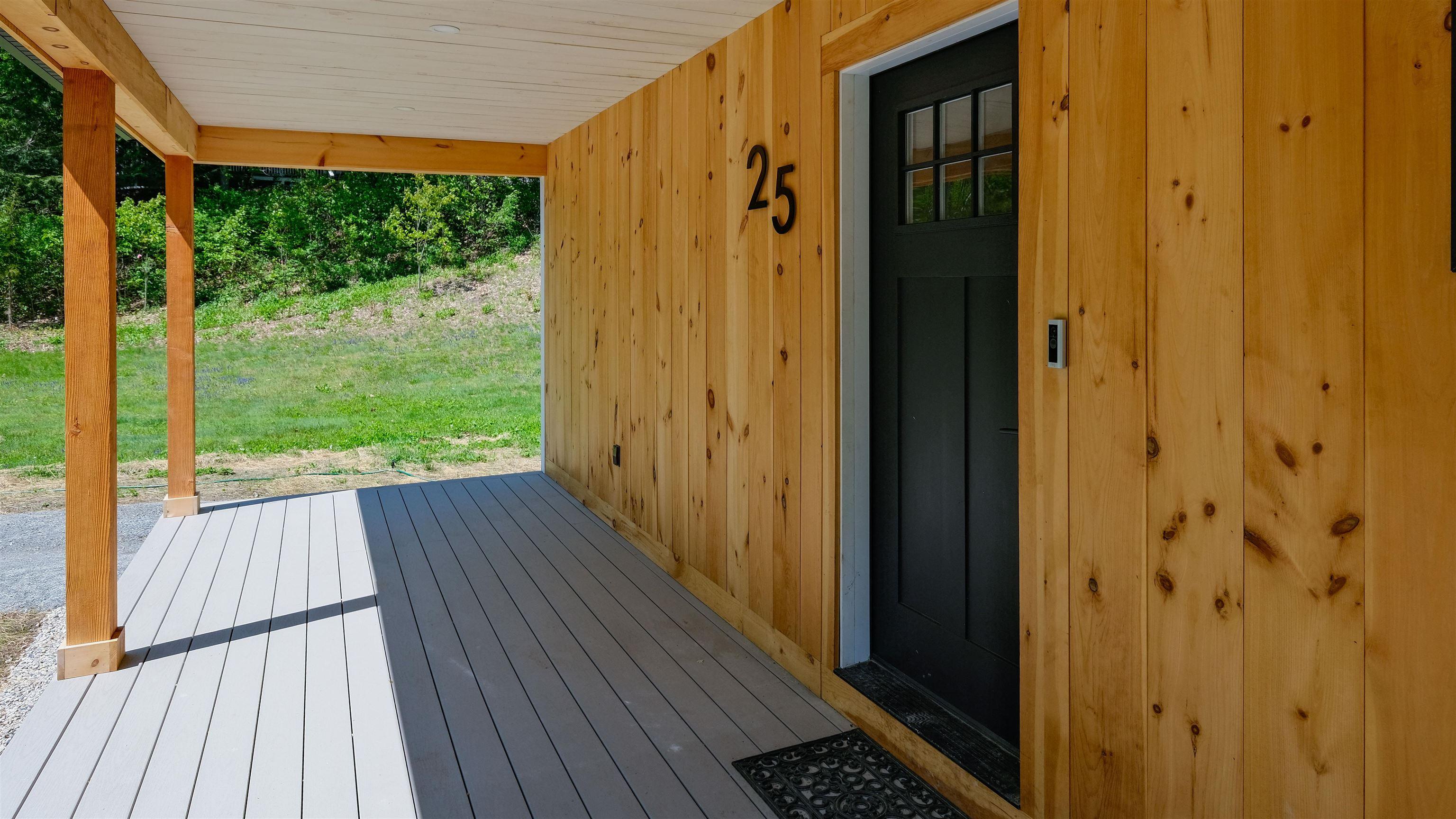 Image 3: Welcoming porch Image 3: Welcoming porch