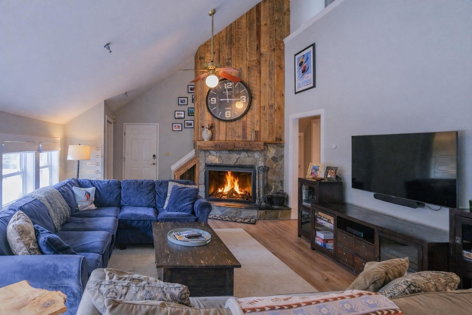 Image 2: Living room Image 2: Living room