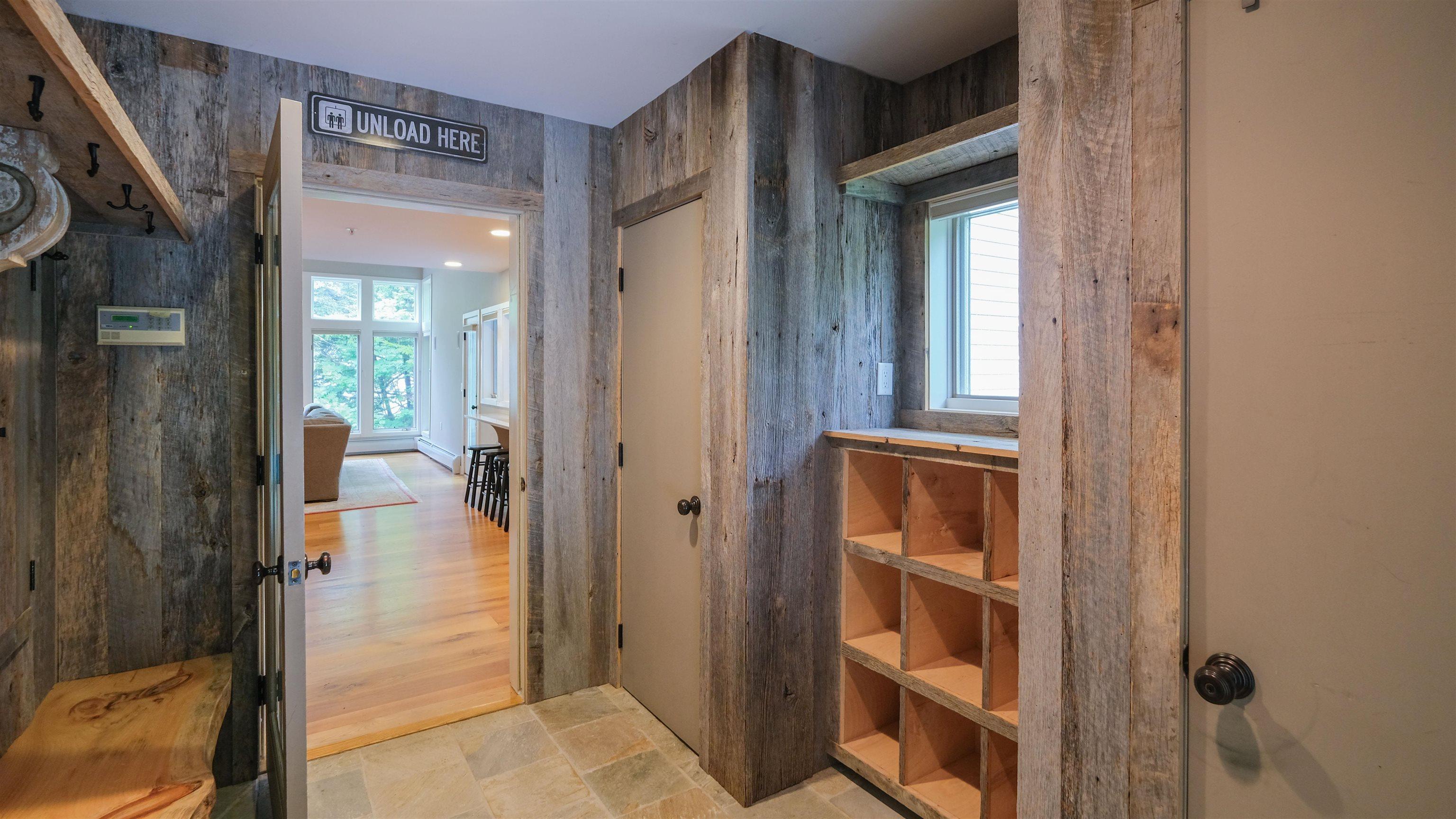 Image 3: Mudroom Image 3: Mudroom