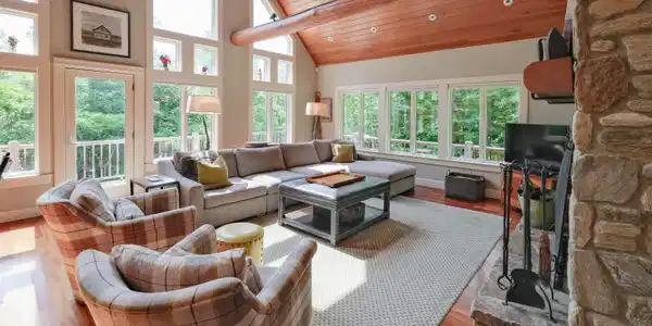 Image 4: Living room