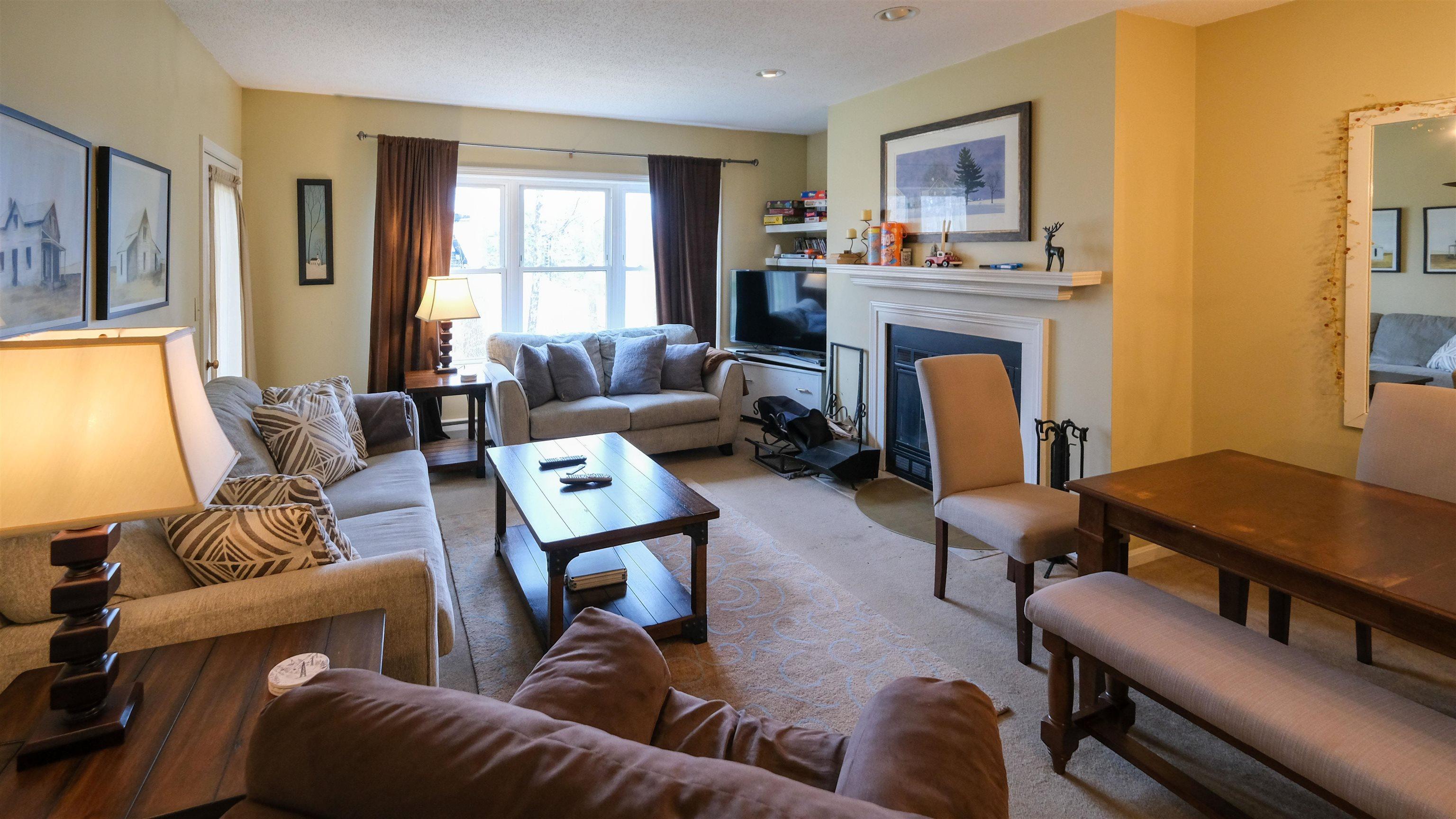 Image 4: Living room Image 4: Living room