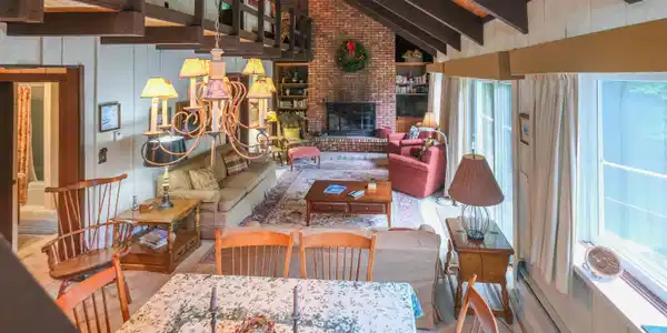 Image 2: Open concept living space