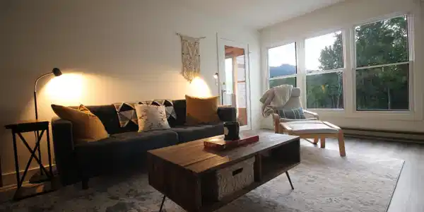 Image 2: Cozy living room