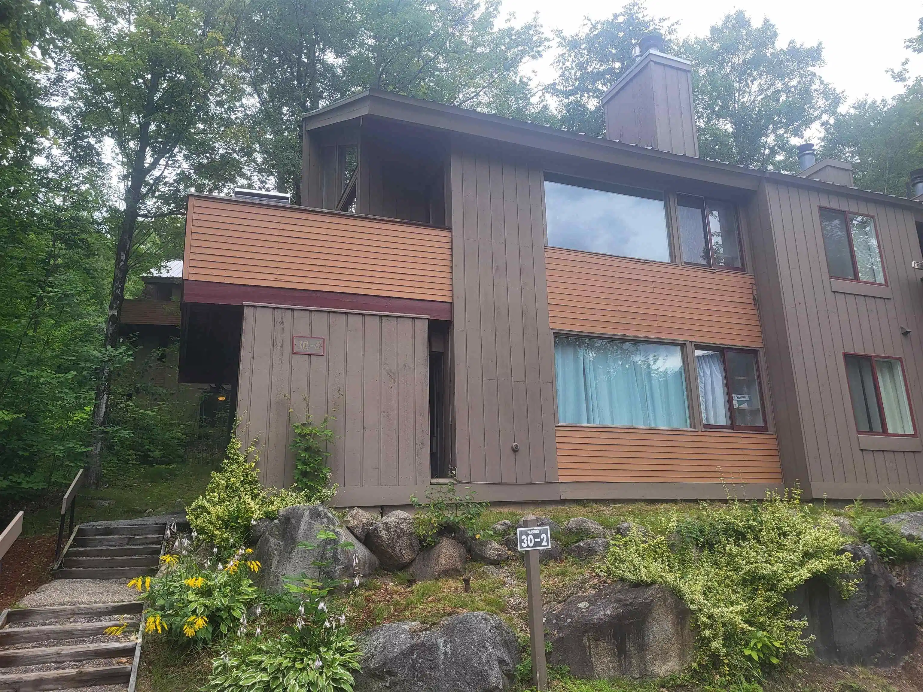 Image 1: Private end unit