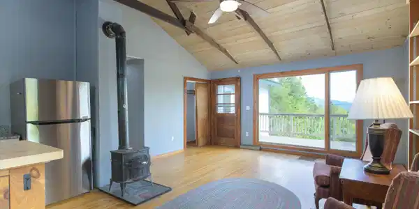 Image 3: Dining area with amazing view...