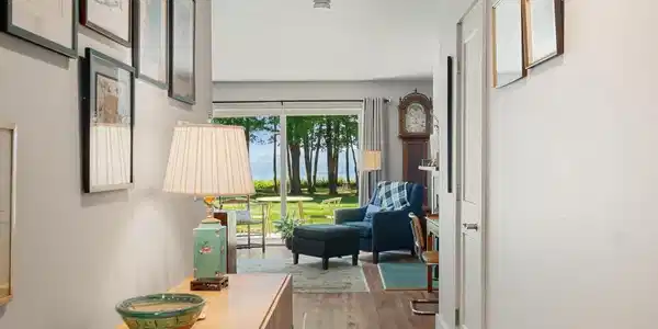 Image 3: Entry with Lake View