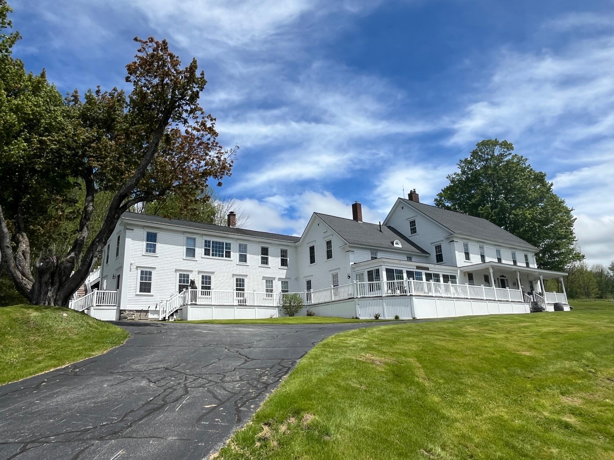 Image 2: Classic New England Setting! Image 2: Classic New England Setting!