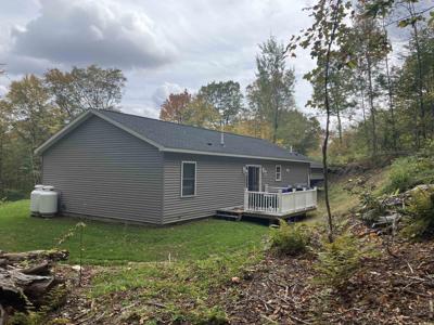47 Upper Howes Way