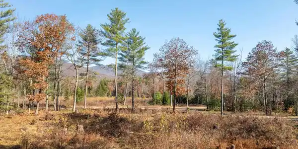 28 Mountain Shadows Drive