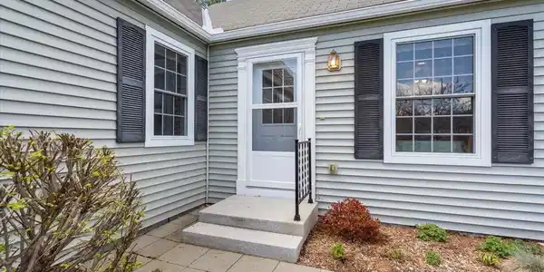 Image 2: Front entrance