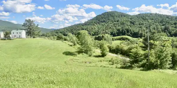 1823 Lost Nation Road