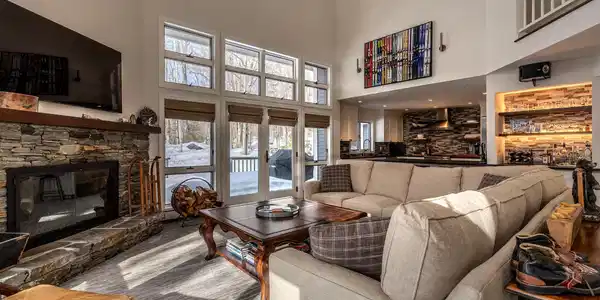 3 Linscott Road