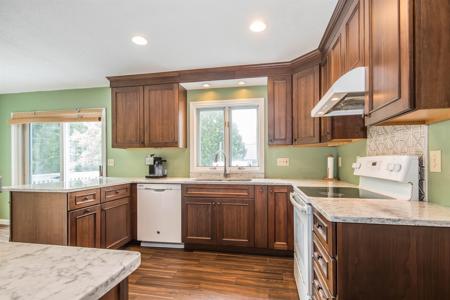 6 Moon Brook Drive