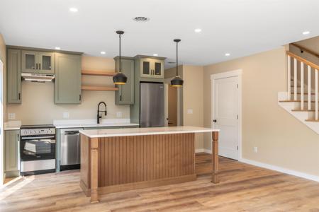 271 N Pleasant Street