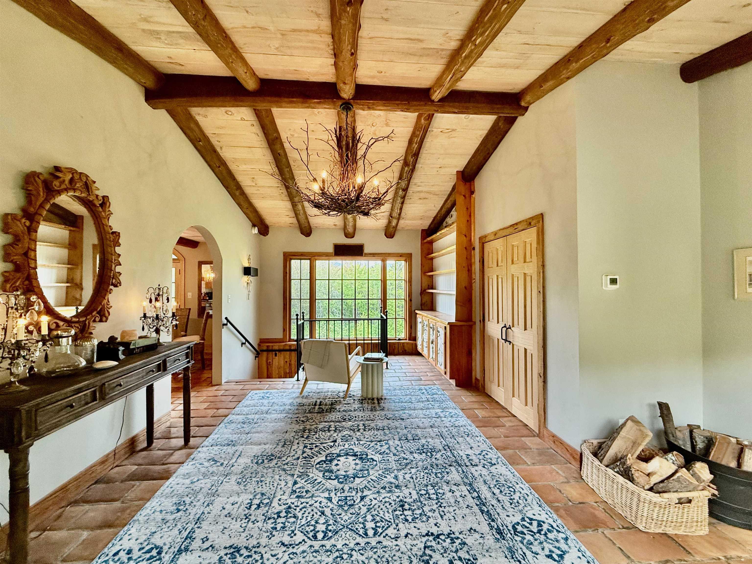 Image 3: Welcoming Foyer