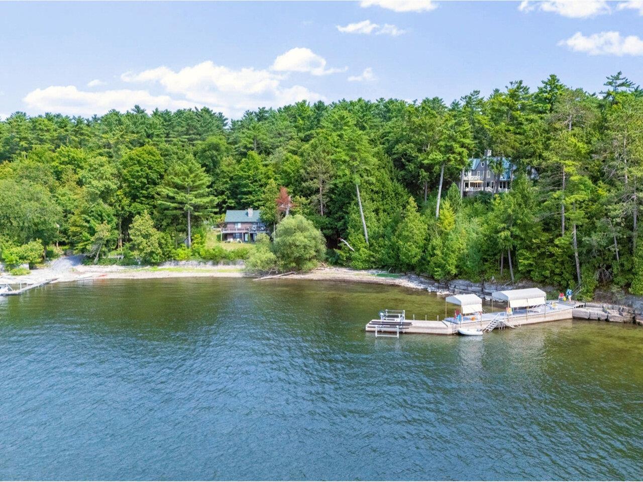 Image 1: Stunning 5 ac lakefront estate