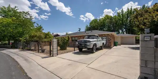 Image 3: 04-2470 Riviera St Reno NV 89509 (4 of 5
