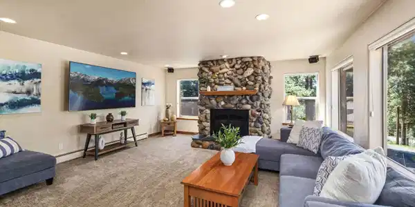 761 Eagle Dr