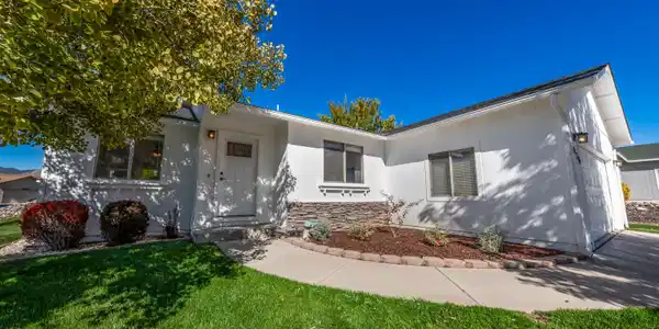 956 Ranchview Circle