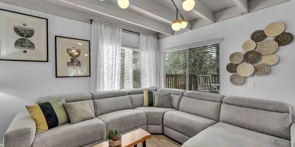 Image 4: 19-web-or-mls-230-clubhouse-cir