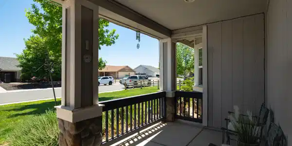 Image 3: 832 Laca St-7