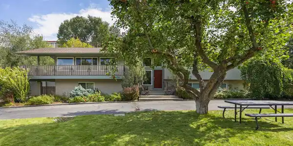 2070 Driscoll Drive